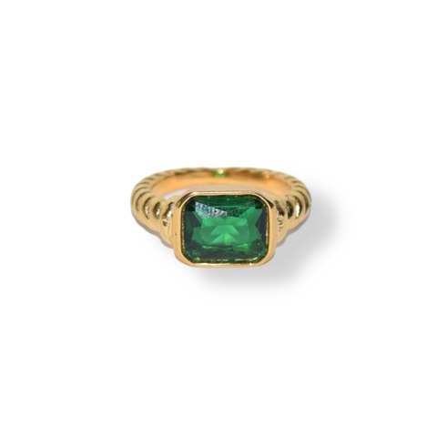 Femme Ring